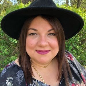 Meet your Posher, Alexis